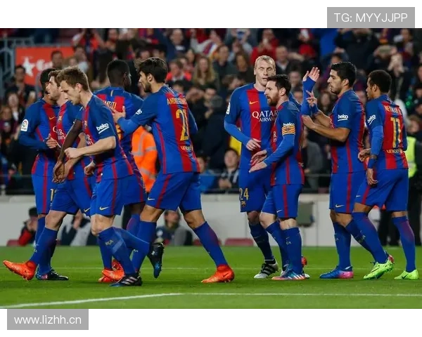 曼联进攻组织混乱问题：近期比赛表现受制约，对争冠形势产生影响