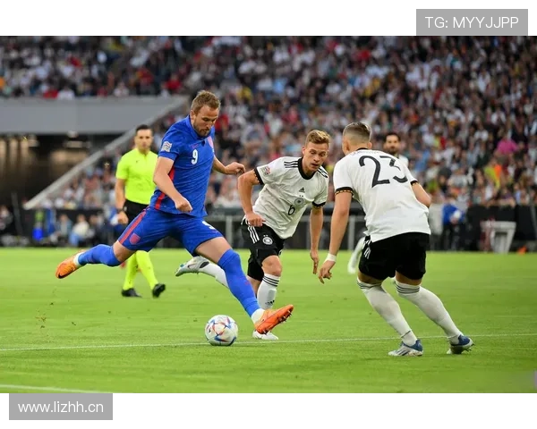 凯恩在国家队体系中的战术适配性解析