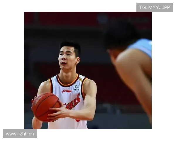 郭昊文这自律程度，凌晨四点健身房打卡跟闹着玩似的