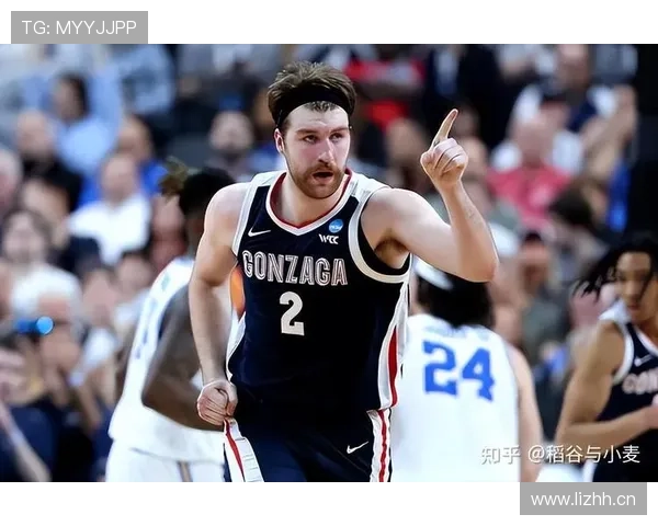 内线核心奥卡福利用挡拆频繁制造得分机会提升球队内线效率